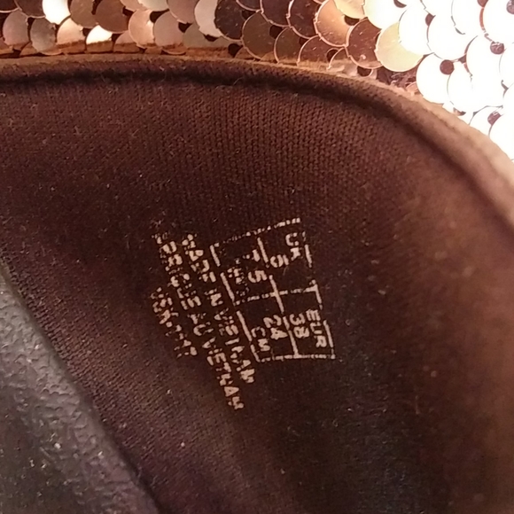 COPY - Women's Puma Platform Slides/Sandals Size 7 - Picture 3 of 6